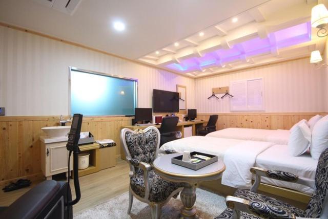 Yeosu Mj Motel Luaran gambar