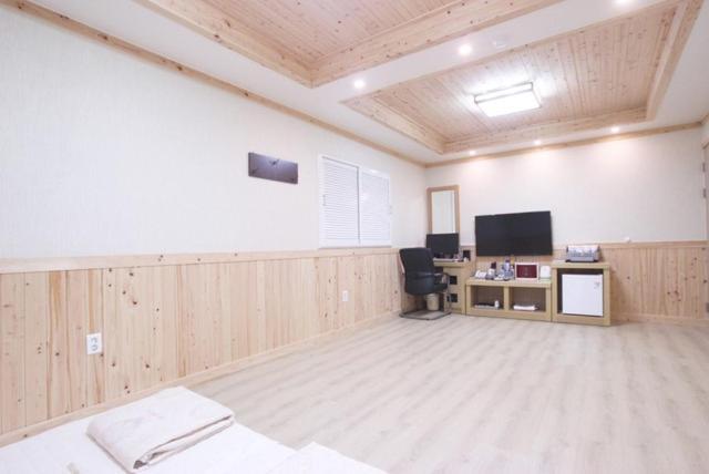 Yeosu Mj Motel Luaran gambar