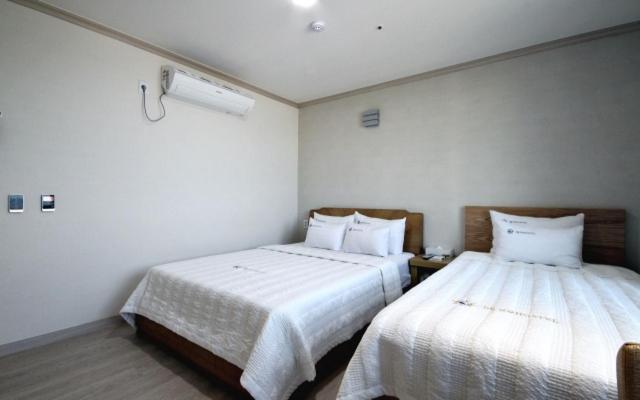 Yeosu Mj Motel Luaran gambar