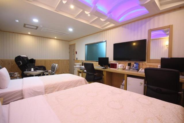 Yeosu Mj Motel Luaran gambar