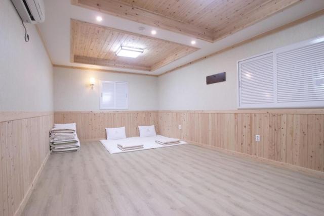 Yeosu Mj Motel Luaran gambar